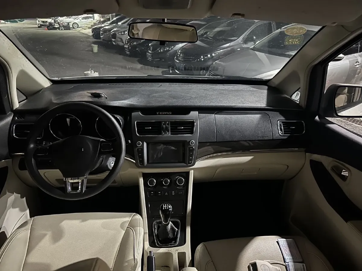 2018 Yema SiPaiKa 1.5L 112HP L4 5MT,autocango,china used car exporter,china ev exporter,chinese used car exporter,chinese used ev exporter