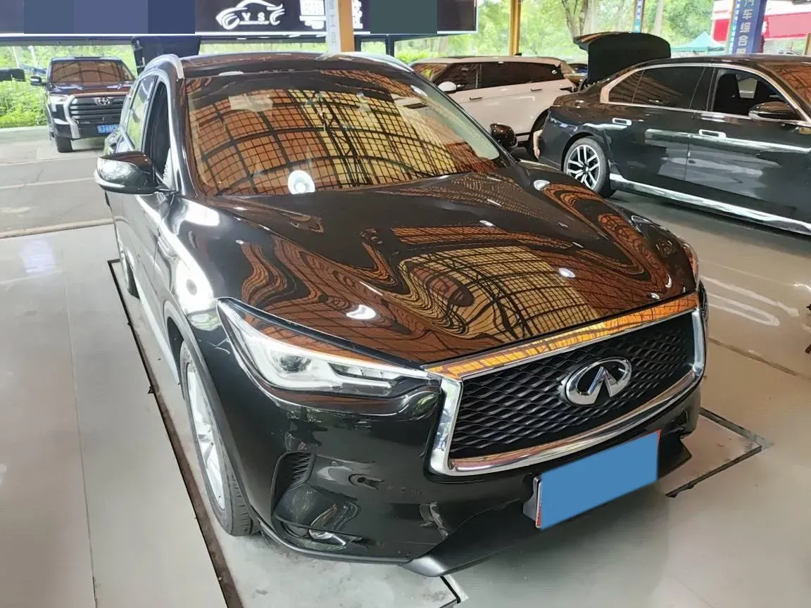 2018 Infiniti QX30 2.0T 211HP L4 7DCT,autocango,china used car exporter,china ev exporter,chinese used car exporter,chinese used ev exporter