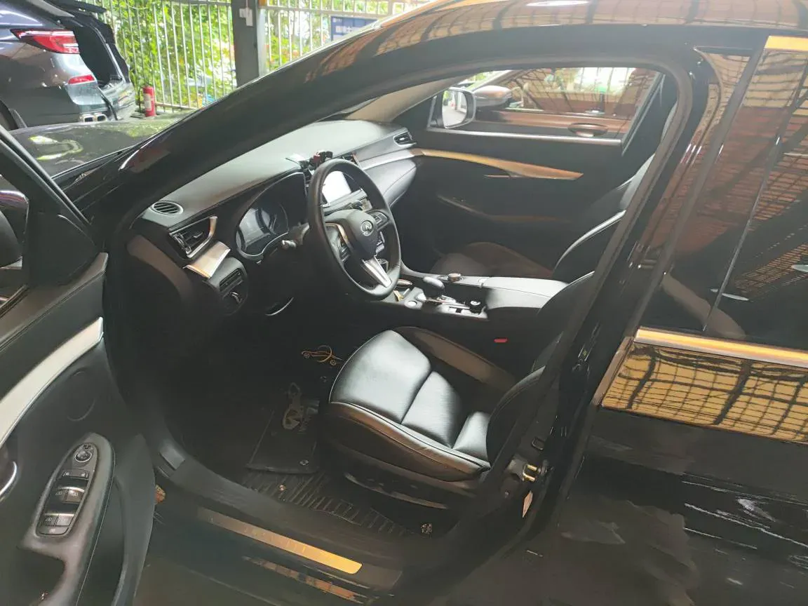 2018 Infiniti QX30 2.0T 211HP L4 7DCT,autocango,china used car exporter,china ev exporter,chinese used car exporter,chinese used ev exporter