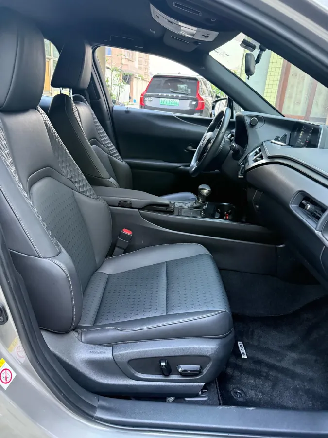 2019 Lexus UX 2.0L 146HP L4 E-CVT Hybrid,autocango,china used car exporter,china ev exporter,chinese used car exporter,chinese used ev exporter