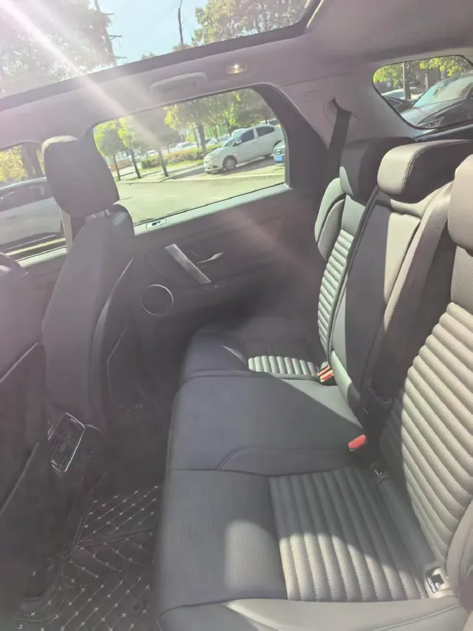 2024 Land Rover Discovery Sport 2.0T 249HP L4 9AT,autocango,china used car exporter,china ev exporter,chinese used car exporter,chinese used ev exporter