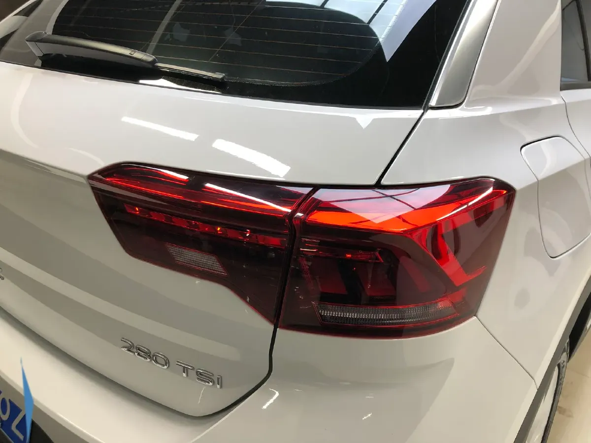 2022 Volkswagen T-Roc 1.4T 150HP L4 7DCT,autocango,china used car exporter,china ev exporter,chinese used car exporter,chinese used ev exporter