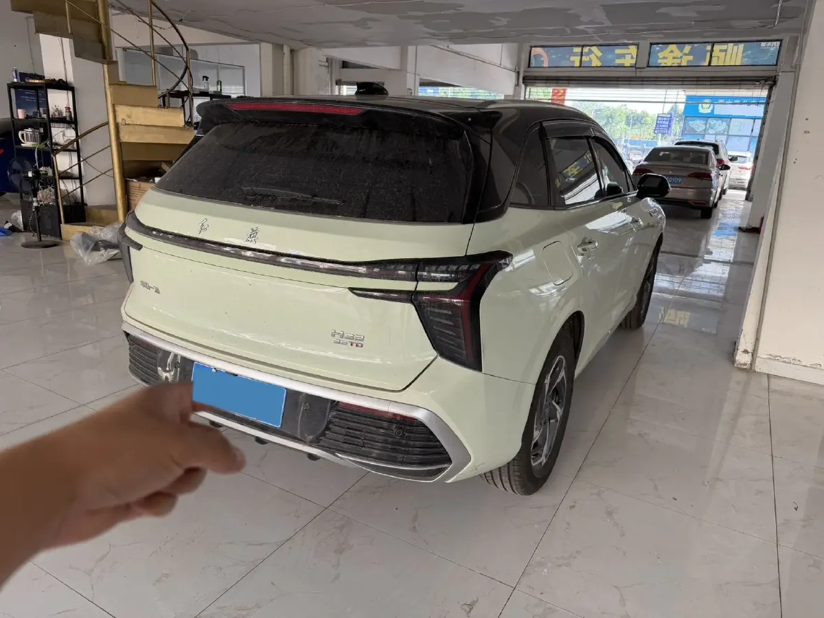 2024 HongQi HS3 1.5T 169HP L4 7DCT,autocango,china used car exporter,china ev exporter,chinese used car exporter,chinese used ev exporter