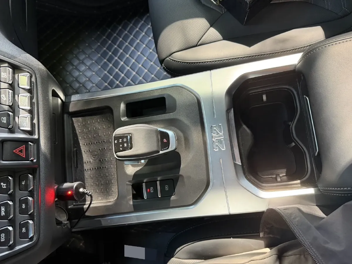 2024 212 212 T01 2.0T 252HP L4 8AT,autocango,china used car exporter,china ev exporter,chinese used car exporter,chinese used ev exporter
