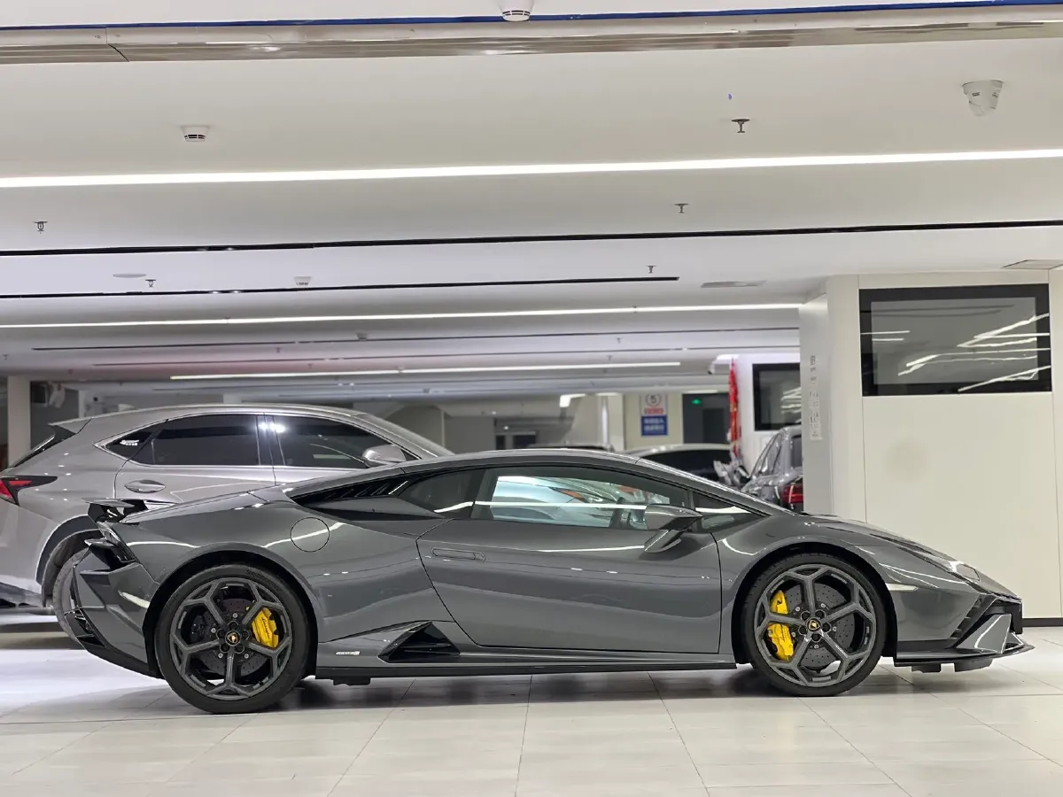2023 Lamborghini Huracán 5.2L 640HP V10 7DCT,autocango,china used car exporter,china ev exporter,chinese used car exporter,chinese used ev exporter