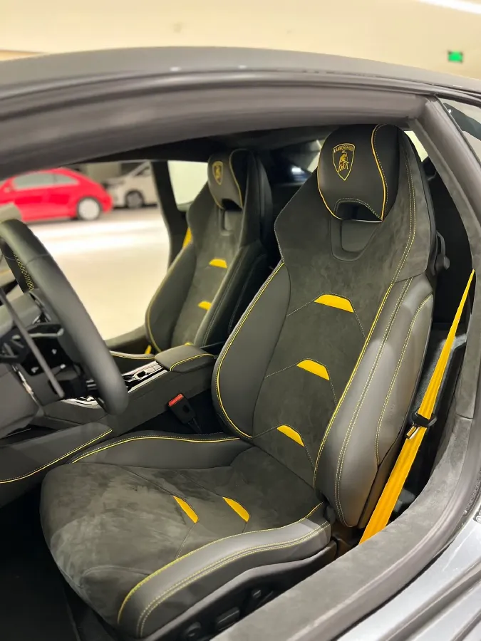 2023 Lamborghini Huracán 5.2L 640HP V10 7DCT,autocango,china used car exporter,china ev exporter,chinese used car exporter,chinese used ev exporter