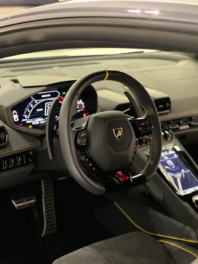 2023 Lamborghini Huracán 5.2L 640HP V10 7DCT,autocango,china used car exporter,china ev exporter,chinese used car exporter,chinese used ev exporter