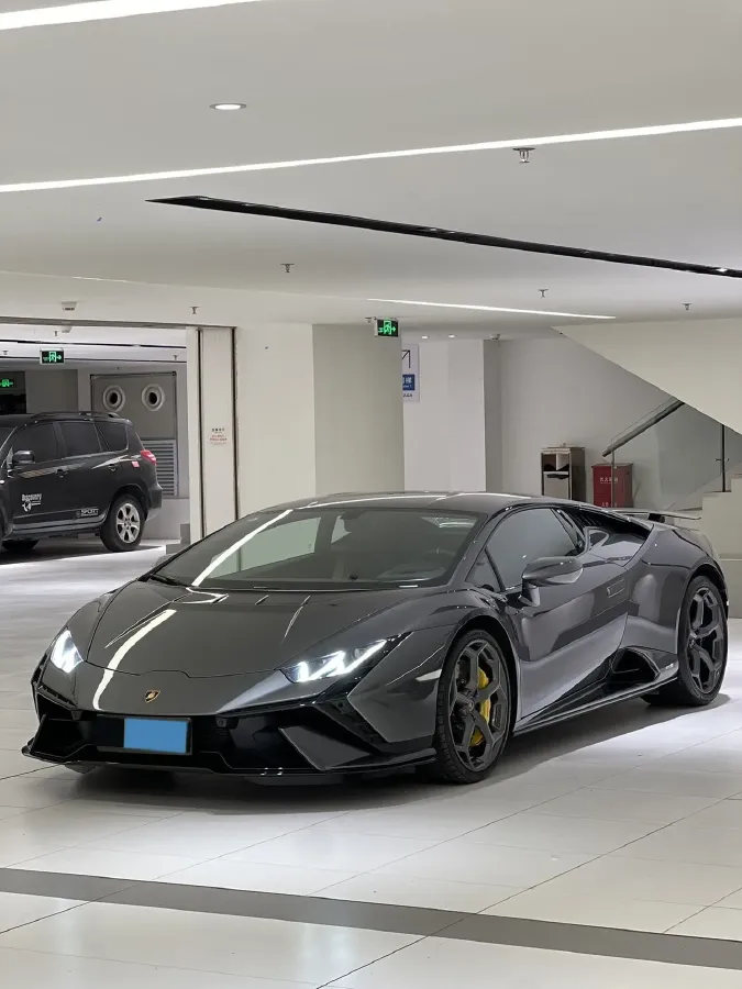 2023 Lamborghini Huracán 5.2L 640HP V10 7DCT,autocango,china used car exporter,china ev exporter,chinese used car exporter,chinese used ev exporter