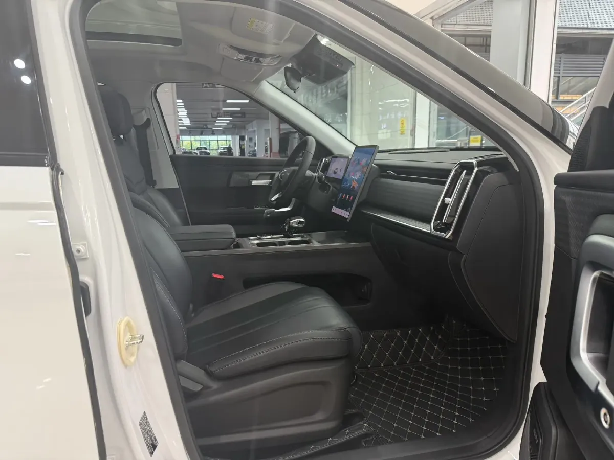2023 Chery Exploration 06 1.6T 197HP L4 7DCT,autocango,china used car exporter,china ev exporter,chinese used car exporter,chinese used ev exporter