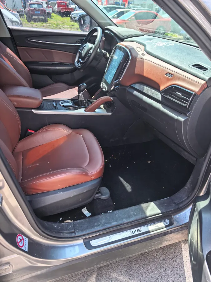 2018 Brilliance Auto V6 1.5T 150HP L4 6MT,autocango,china used car exporter,china ev exporter,chinese used car exporter,chinese used ev exporter
