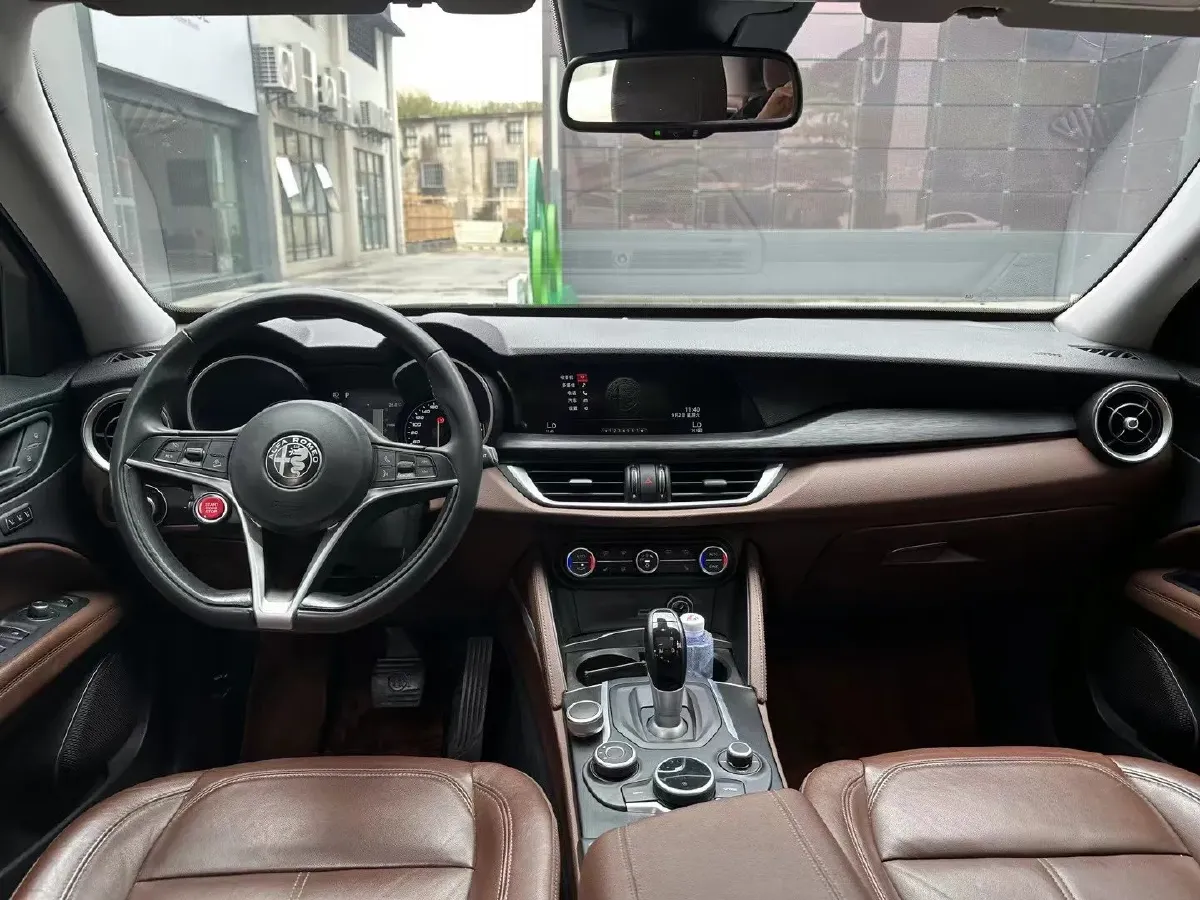 2017 Jaguar XE 2.0T 240HP L4 8AT,autocango,china used car exporter,china ev exporter,chinese used car exporter,chinese used ev exporter