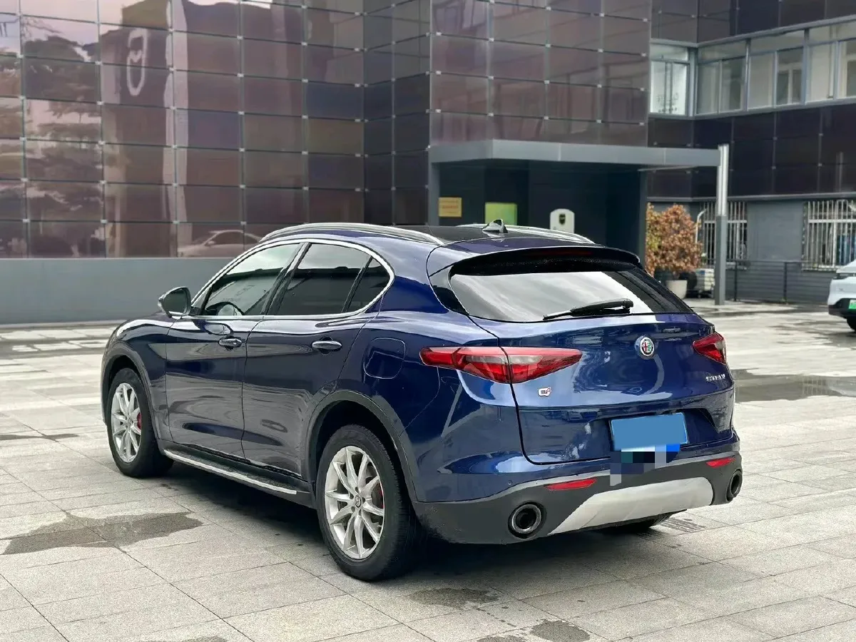 2017 Jaguar XE 2.0T 240HP L4 8AT,autocango,china used car exporter,china ev exporter,chinese used car exporter,chinese used ev exporter
