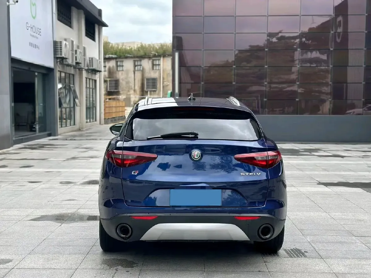 2017 Jaguar XE 2.0T 240HP L4 8AT,autocango,china used car exporter,china ev exporter,chinese used car exporter,chinese used ev exporter