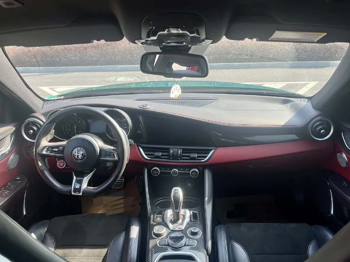 2019 Alfa Romeo Giulia 2.9T 510HP V6 8AT,autocango,china used car exporter,china ev exporter,chinese used car exporter,chinese used ev exporter