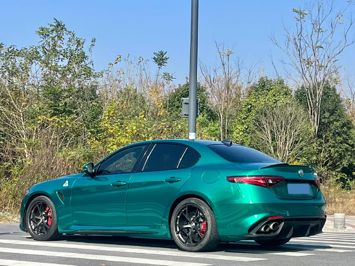 2019 Alfa Romeo Giulia 2.9T 510HP V6 8AT,autocango,china used car exporter,china ev exporter,chinese used car exporter,chinese used ev exporter