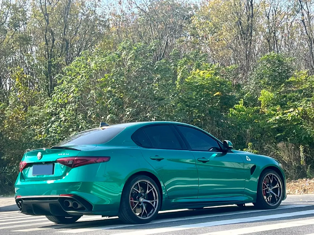 2019 Alfa Romeo Giulia 2.9T 510HP V6 8AT,autocango,china used car exporter,china ev exporter,chinese used car exporter,chinese used ev exporter
