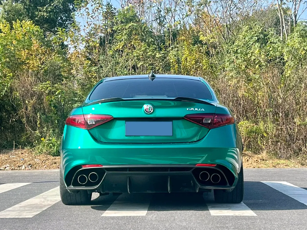 2019 Alfa Romeo Giulia 2.9T 510HP V6 8AT,autocango,china used car exporter,china ev exporter,chinese used car exporter,chinese used ev exporter