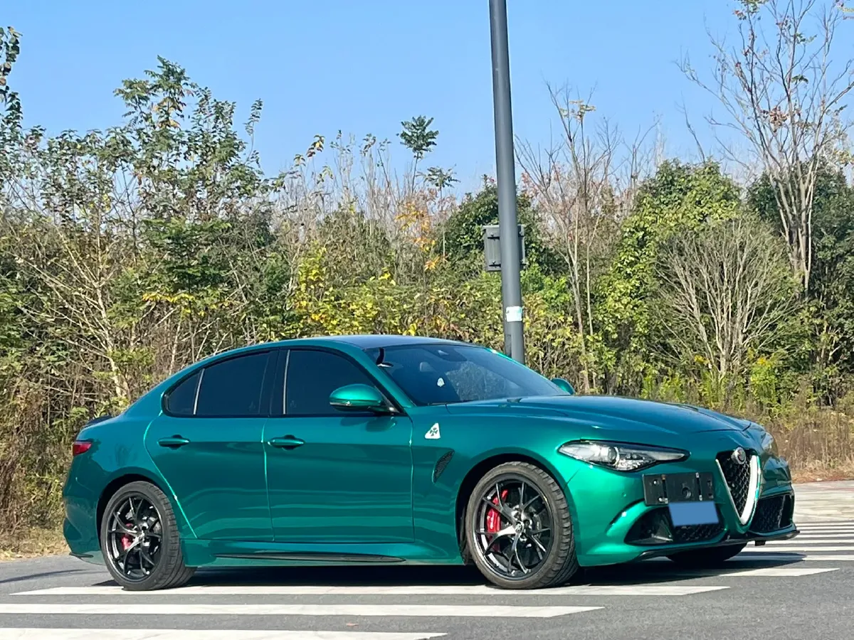 2019 Alfa Romeo Giulia 2.9T 510HP V6 8AT,autocango,china used car exporter,china ev exporter,chinese used car exporter,chinese used ev exporter
