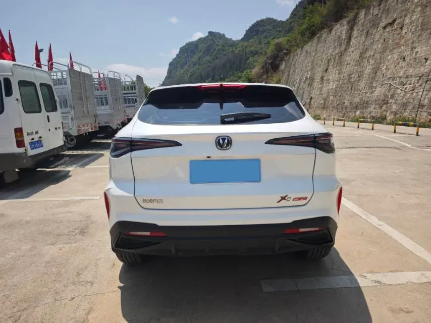 2025 ChangAn X5 PLUS 1.5T 188HP L4 7DCT,autocango,china used car exporter,china ev exporter,chinese used car exporter,chinese used ev exporter