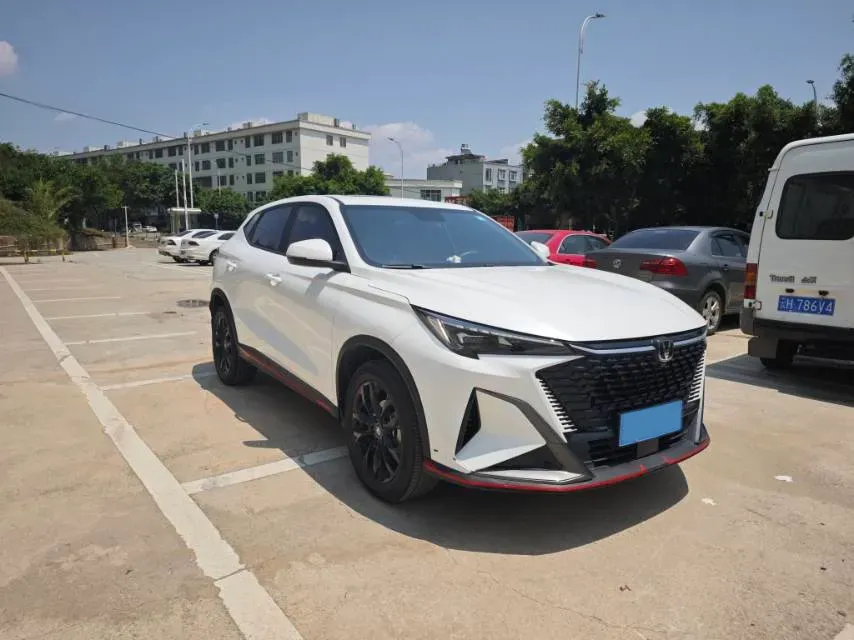 2025 ChangAn X5 PLUS 1.5T 188HP L4 7DCT,autocango,china used car exporter,china ev exporter,chinese used car exporter,chinese used ev exporter