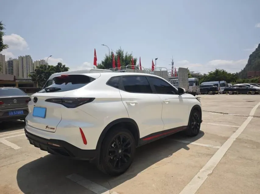 2025 ChangAn X5 PLUS 1.5T 188HP L4 7DCT,autocango,china used car exporter,china ev exporter,chinese used car exporter,chinese used ev exporter