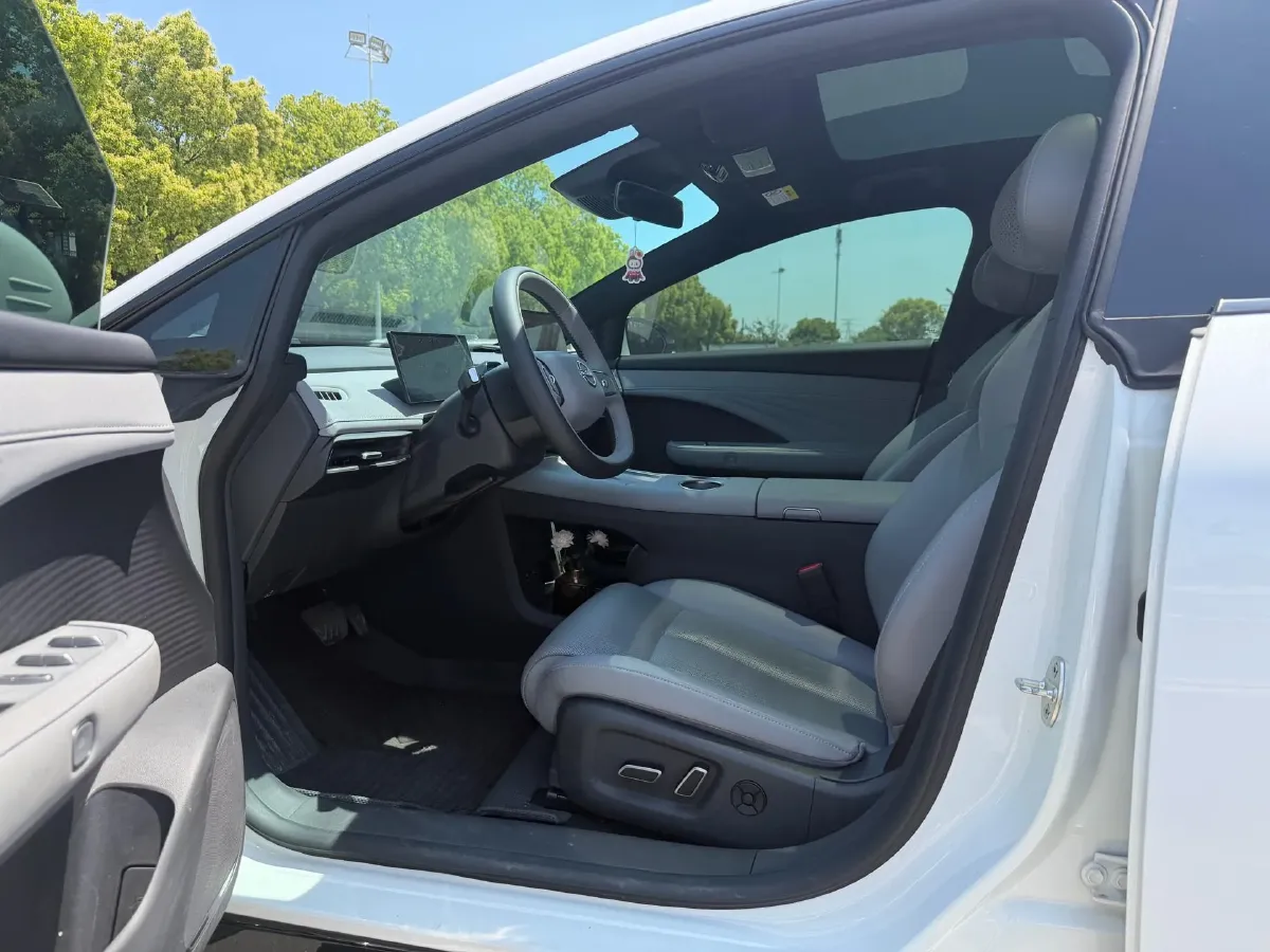 2025 Nissan N7 BEV 58KWH,autocango,china used car exporter,china ev exporter,chinese used car exporter,chinese used ev exporter