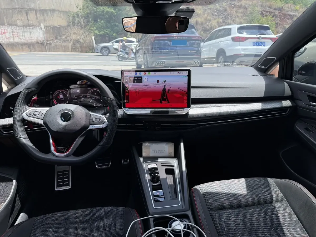 2025 Volkswagen GolfGTI 2.0T 220HP L4 7DCT,autocango,china used car exporter,china ev exporter,chinese used car exporter,chinese used ev exporter