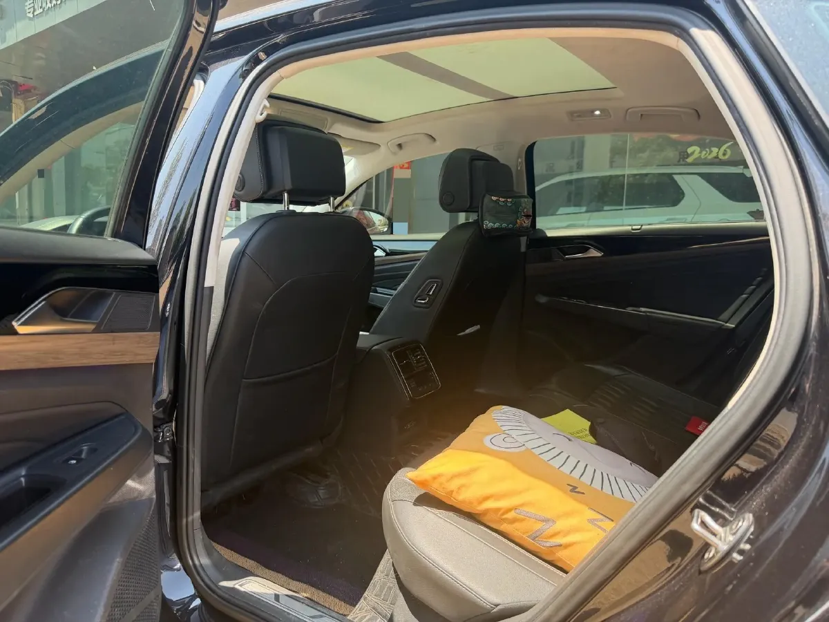 2019 Volvo V40 1.5T 152HP L4 6AT,autocango,china used car exporter,china ev exporter,chinese used car exporter,chinese used ev exporter
