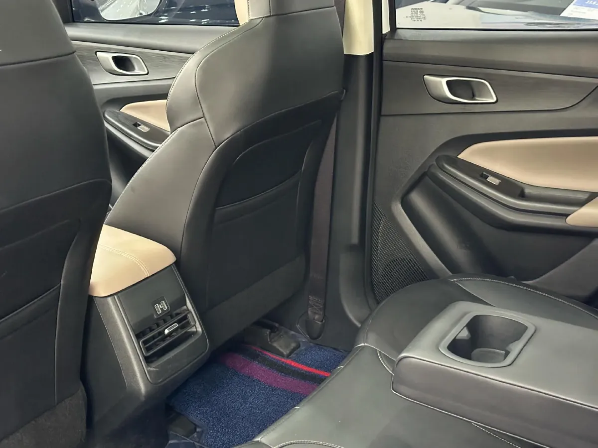 2022 ChangAn Oshan X7 Plus 1.5T 188HP L4 7DCT,autocango,china used car exporter,china ev exporter,chinese used car exporter,chinese used ev exporter