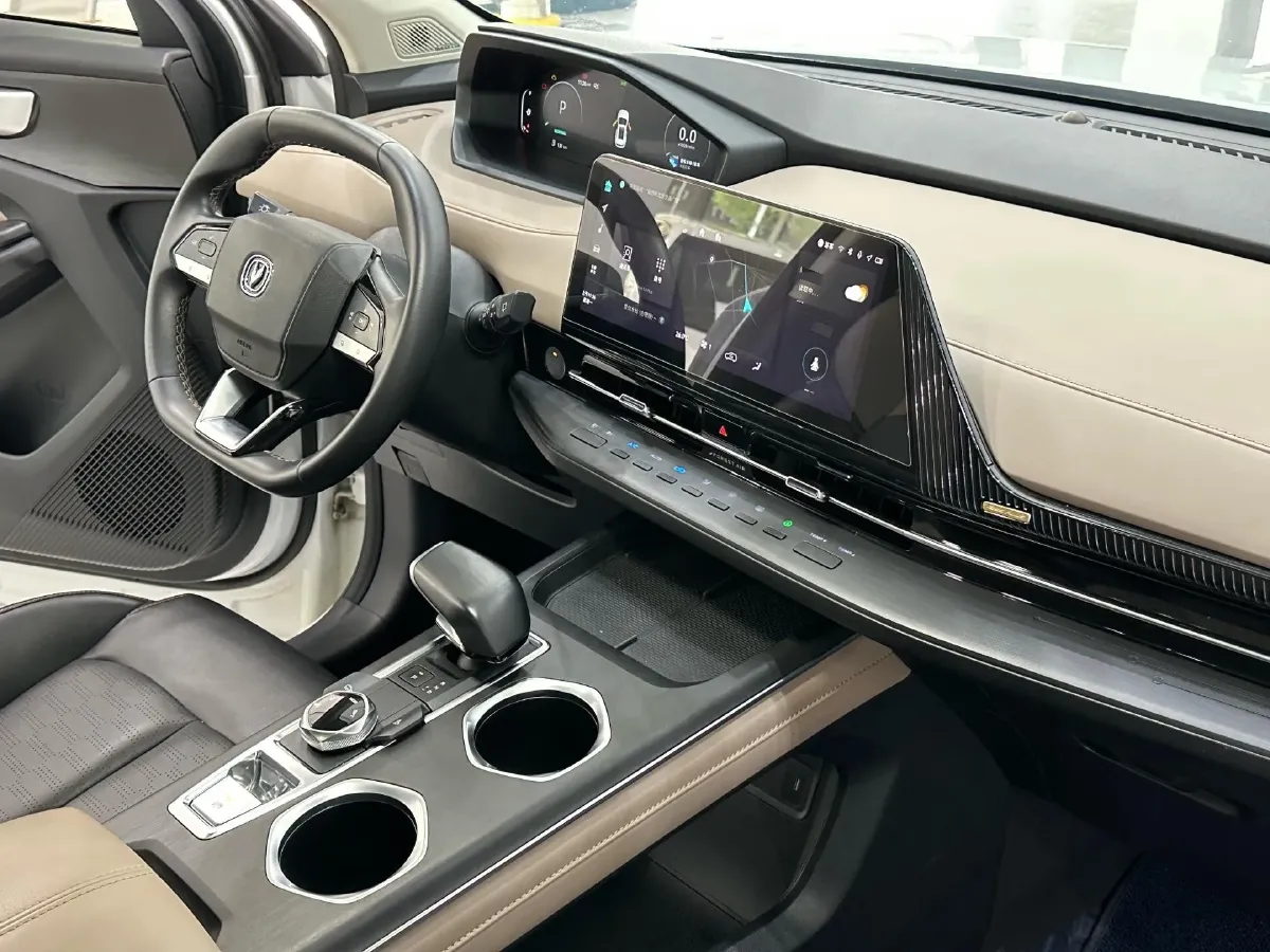 2022 ChangAn Oshan X7 Plus 1.5T 188HP L4 7DCT,autocango,china used car exporter,china ev exporter,chinese used car exporter,chinese used ev exporter