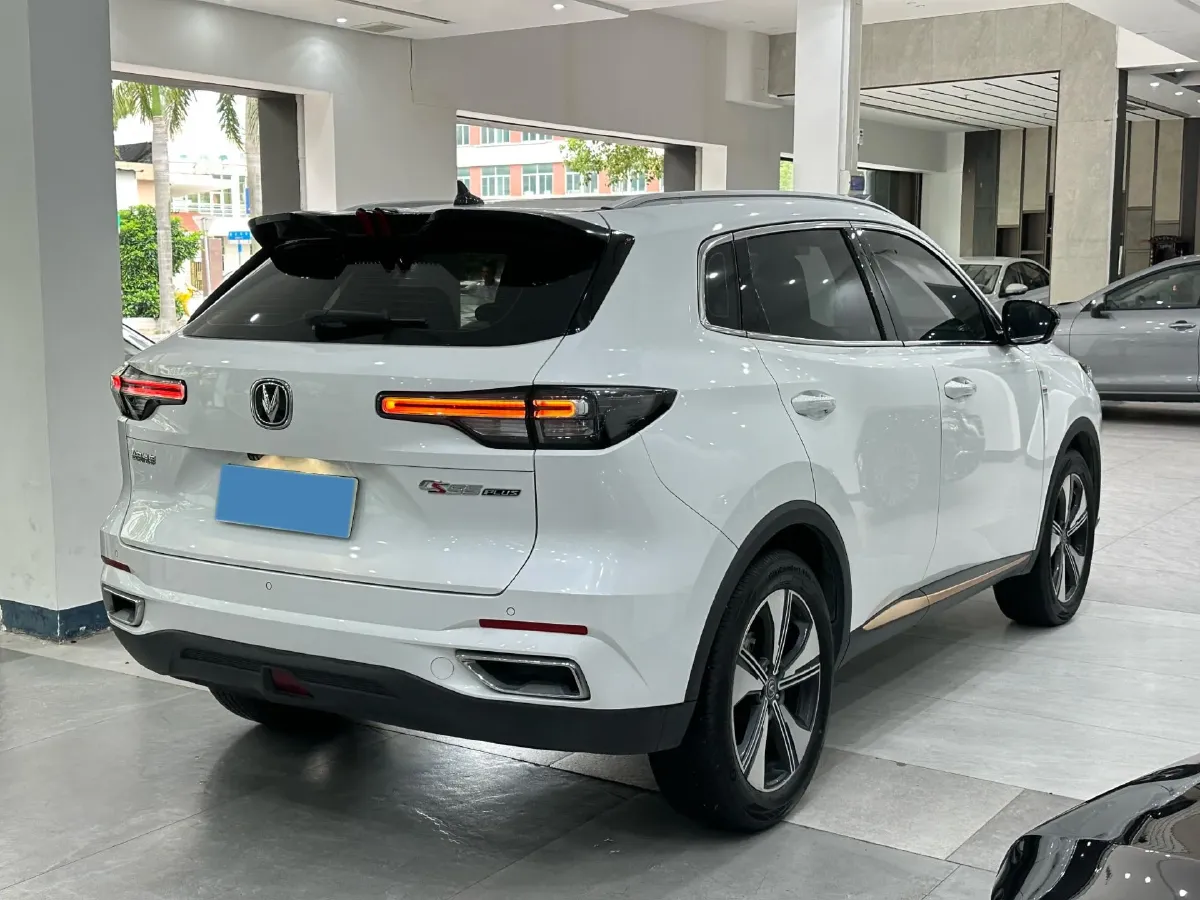2022 ChangAn Oshan X7 Plus 1.5T 188HP L4 7DCT,autocango,china used car exporter,china ev exporter,chinese used car exporter,chinese used ev exporter