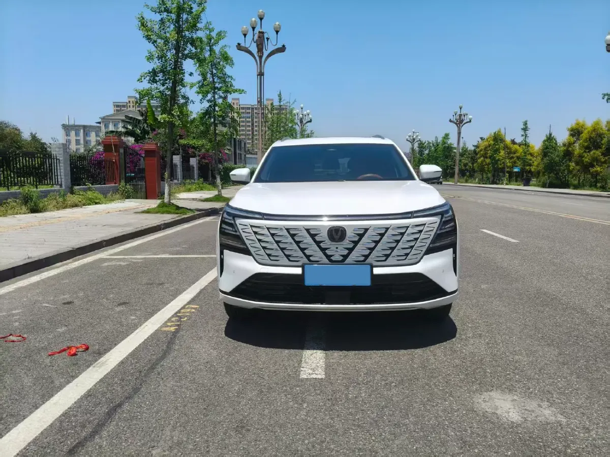 2025 ChangAn CS75 Plus 1.5T 192HP L4 8AT,autocango,china used car exporter,china ev exporter,chinese used car exporter,chinese used ev exporter
