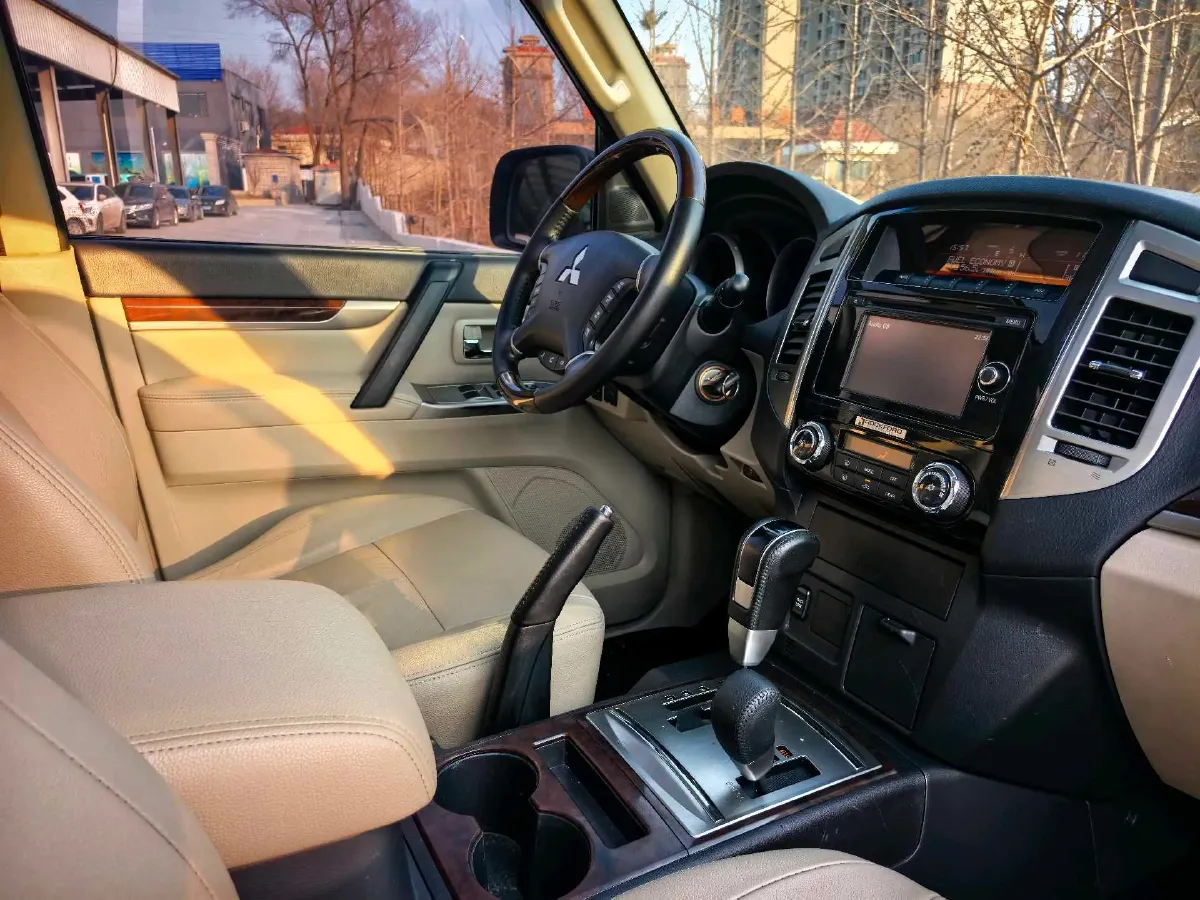 2017 Honda Jade 1.8L 141HP L4 5AT,autocango,china used car exporter,china ev exporter,chinese used car exporter,chinese used ev exporter