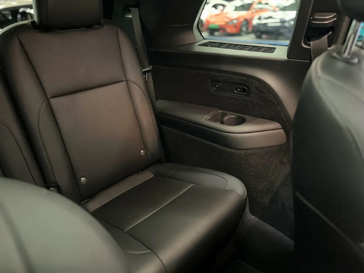 2024 Toyota Granvia 2.5L 189HP L4 E-CVT Hybrid,autocango,china used car exporter,china ev exporter,chinese used car exporter,chinese used ev exporter