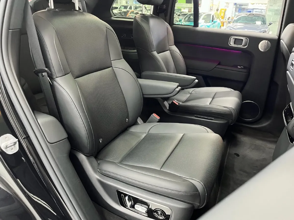 2024 Toyota Granvia 2.5L 189HP L4 E-CVT Hybrid,autocango,china used car exporter,china ev exporter,chinese used car exporter,chinese used ev exporter