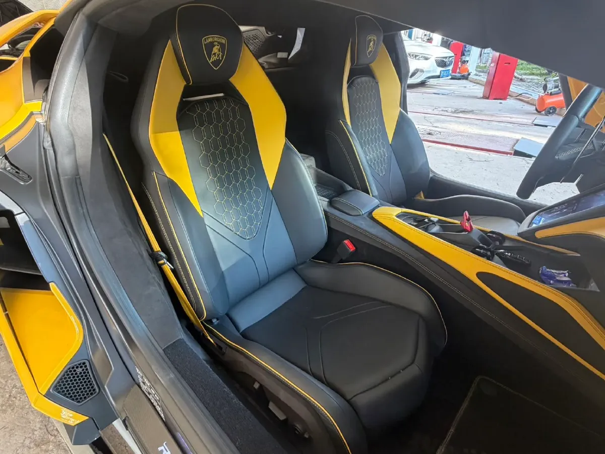 2023 Lamborghini Revuelto 6.5L 826HP V12 8DCT PHEV 3.8KWH,autocango,china used car exporter,china ev exporter,chinese used car exporter,chinese used ev exporter