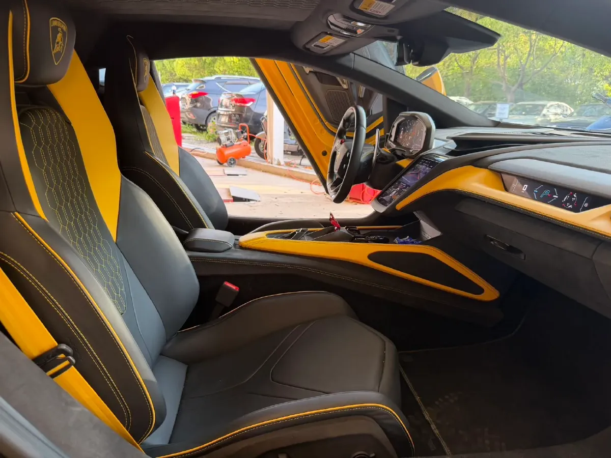 2023 Lamborghini Revuelto 6.5L 826HP V12 8DCT PHEV 3.8KWH,autocango,china used car exporter,china ev exporter,chinese used car exporter,chinese used ev exporter