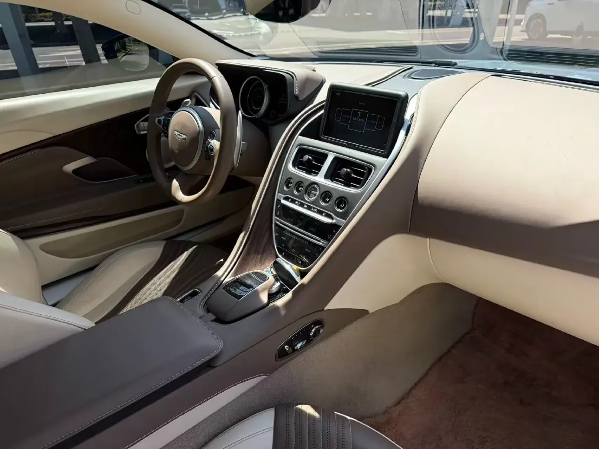 2019 Aston Martin DB11 4.0T 510HP V8 8AT,autocango,china used car exporter,china ev exporter,chinese used car exporter,chinese used ev exporter
