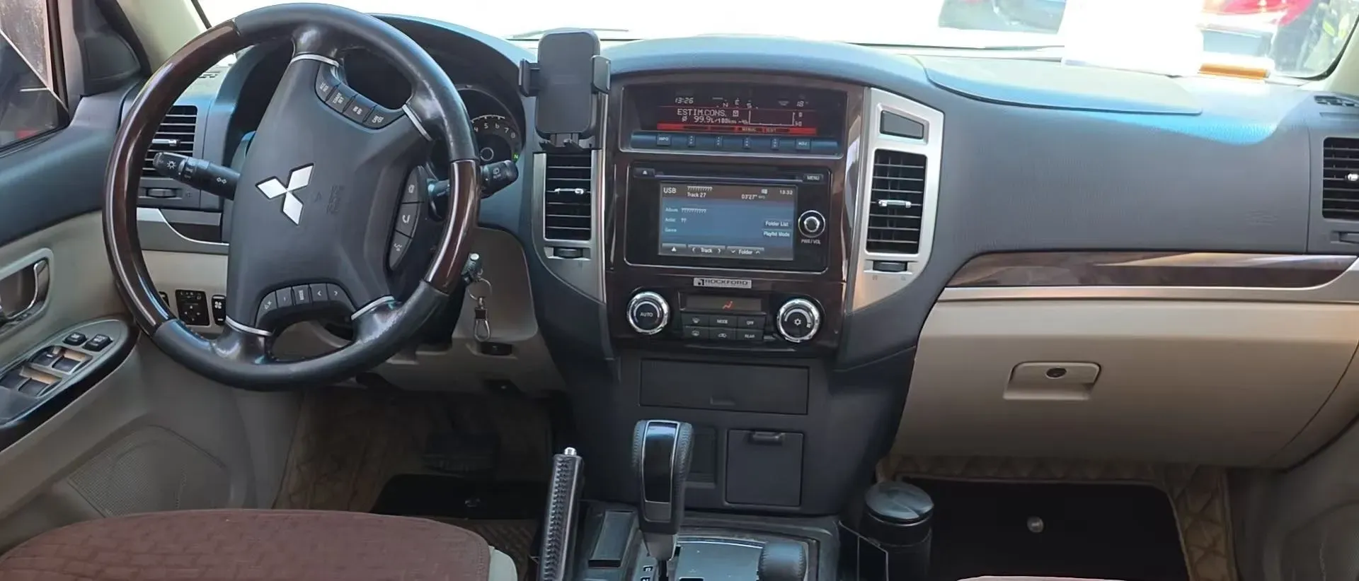2018 Mitsubishi Pajero 3.0L 174HP V6 5AT,autocango,china used car exporter,china ev exporter,chinese used car exporter,chinese used ev exporter