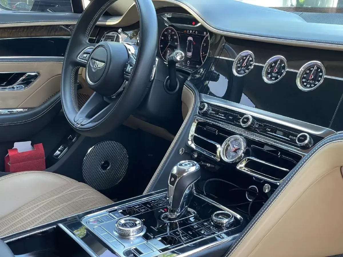 2021 Bentley Flying Spur 4.0T 550HP V8 8DCT,autocango,china used car exporter,china ev exporter,chinese used car exporter,chinese used ev exporter