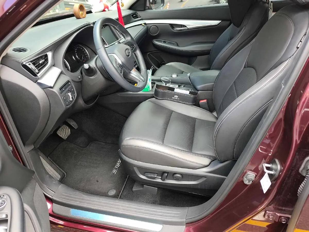 2018 Infiniti QX30 2.0T 211HP L4 7DCT,autocango,china used car exporter,china ev exporter,chinese used car exporter,chinese used ev exporter