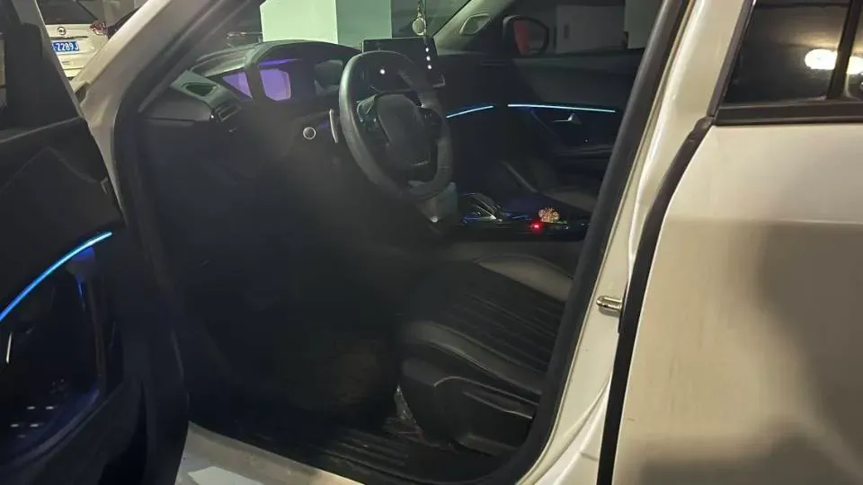 2020 Peugeot 2008 1.2T 136HP L3 6DCT,autocango,china used car exporter,china ev exporter,chinese used car exporter,chinese used ev exporter