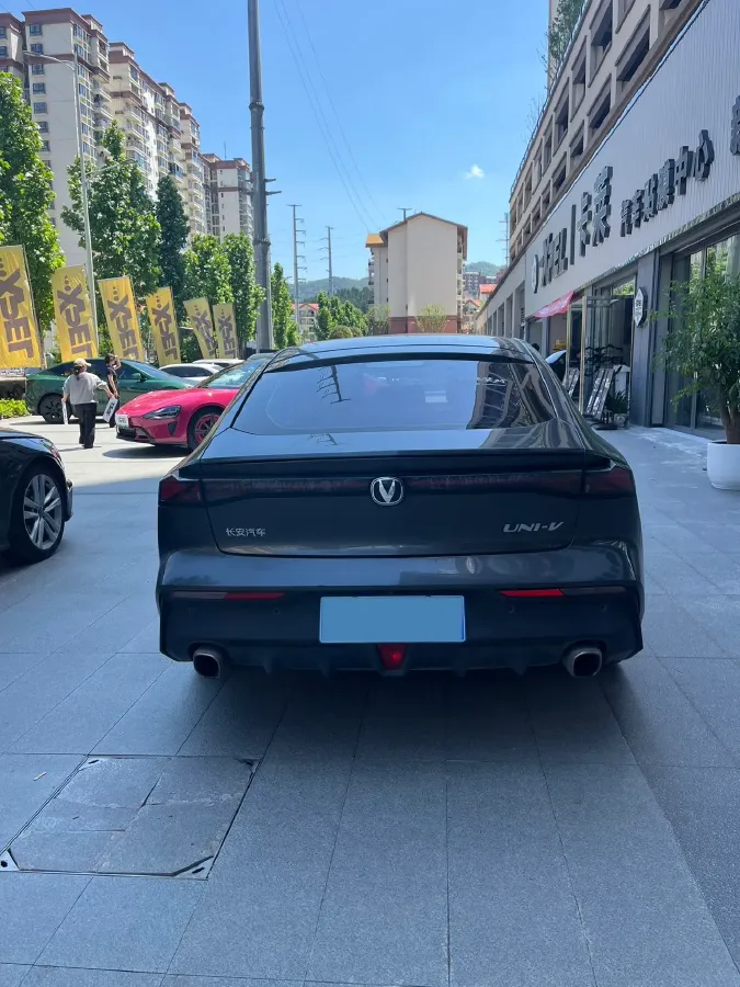 2022 ChangAn UNI-V 1.5T 188HP L4 7DCT,autocango,china used car exporter,china ev exporter,chinese used car exporter,chinese used ev exporter