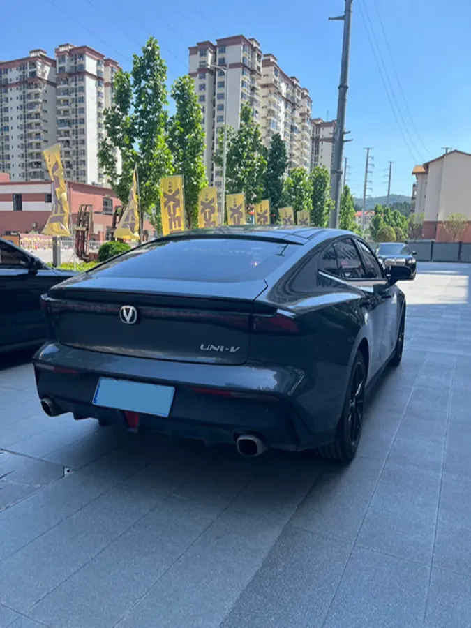 2022 ChangAn UNI-V 1.5T 188HP L4 7DCT,autocango,china used car exporter,china ev exporter,chinese used car exporter,chinese used ev exporter