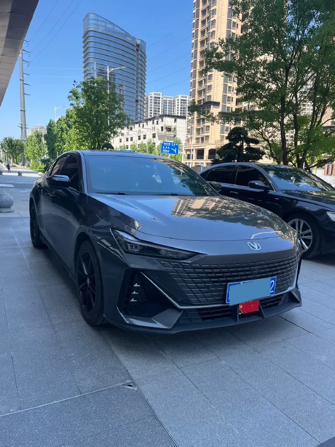 2022 ChangAn UNI-V 1.5T 188HP L4 7DCT,autocango,china used car exporter,china ev exporter,chinese used car exporter,chinese used ev exporter