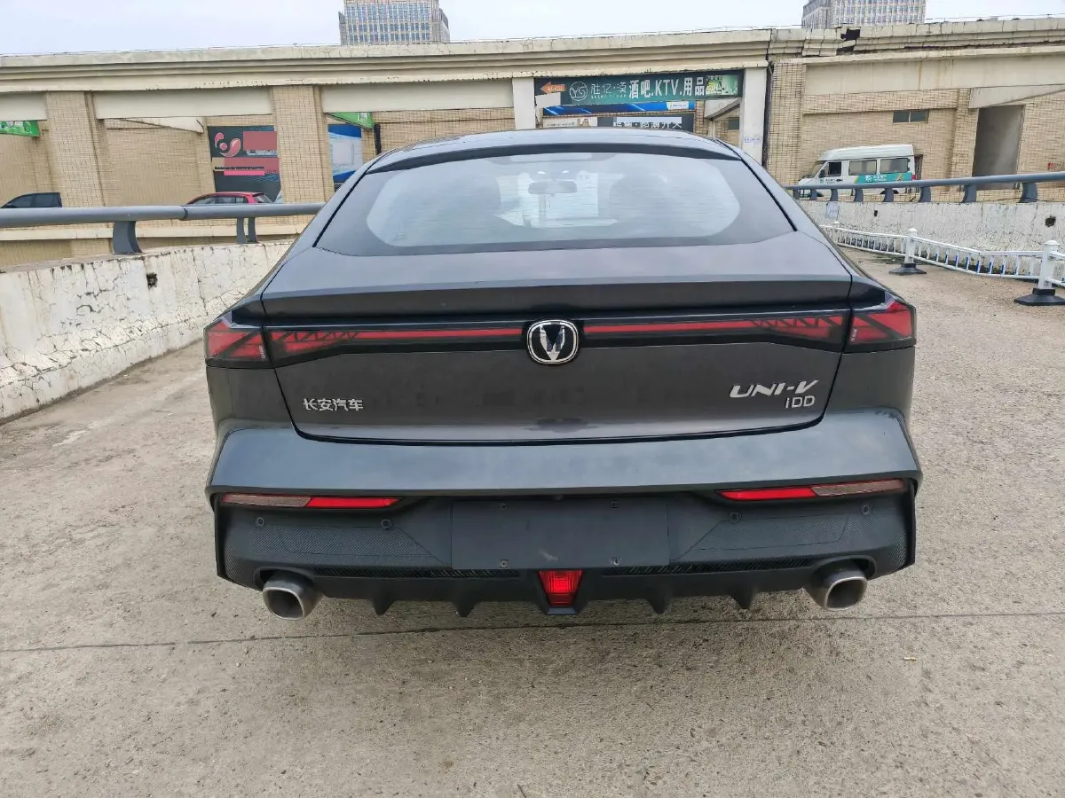 2023 ChangAn UNI-V iDD 1.5T 170HP L4 6TCT PHEV 18.4KWH,autocango,china used car exporter,china ev exporter,chinese used car exporter,chinese used ev exporter