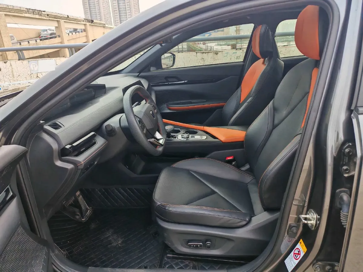 2023 ChangAn UNI-V iDD 1.5T 170HP L4 6TCT PHEV 18.4KWH,autocango,china used car exporter,china ev exporter,chinese used car exporter,chinese used ev exporter