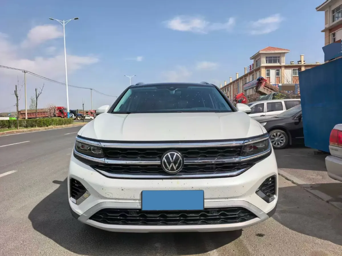 2023 Volkswagen Talagon 2.5T 299HP V6 7DCT,autocango,china used car exporter,china ev exporter,chinese used car exporter,chinese used ev exporter