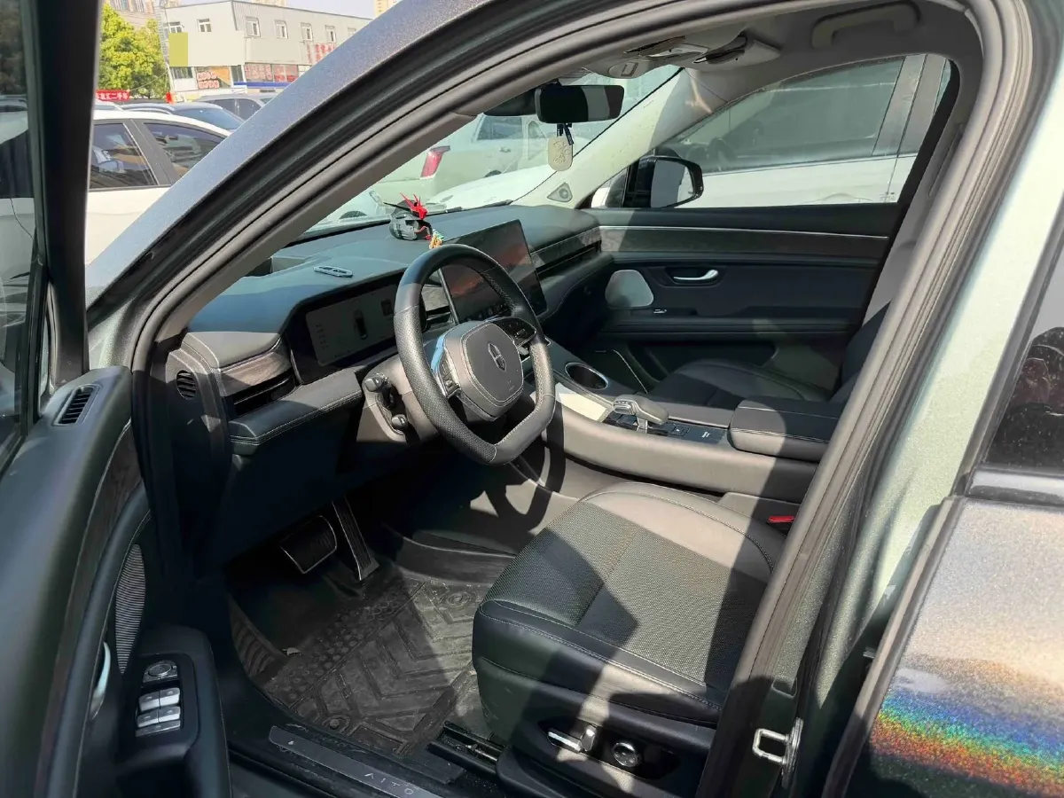 2022 Isuzu Mu-X 2.0T 220HP L4 8AT,autocango,china used car exporter,china ev exporter,chinese used car exporter,chinese used ev exporter