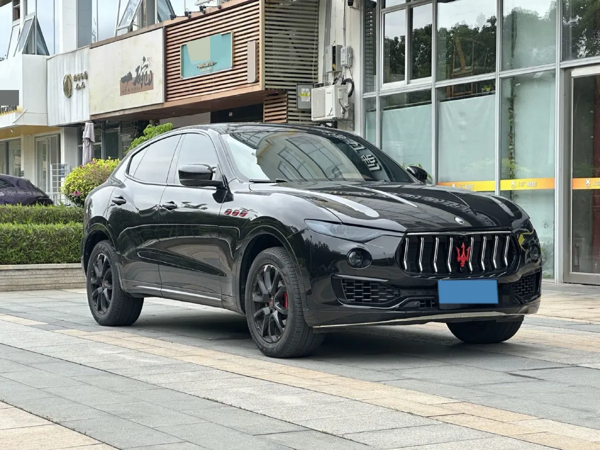 2022 Maserati Levante 2.0T 330HP L4 8AT,autocango,china used car exporter,china ev exporter,chinese used car exporter,chinese used ev exporter